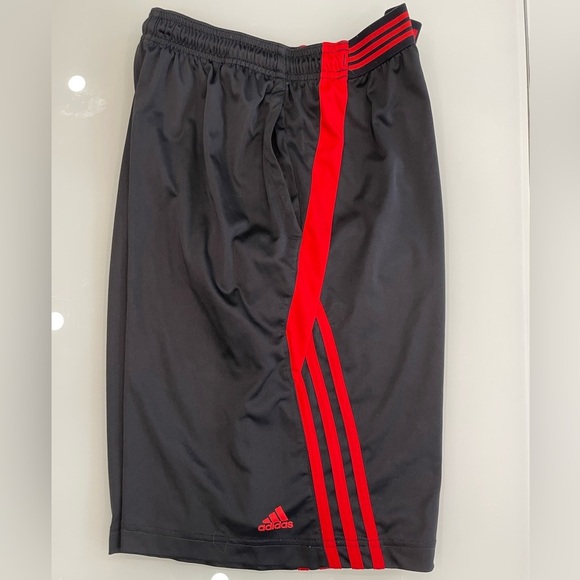 Adidas ball shorts - Picture 3 of 4